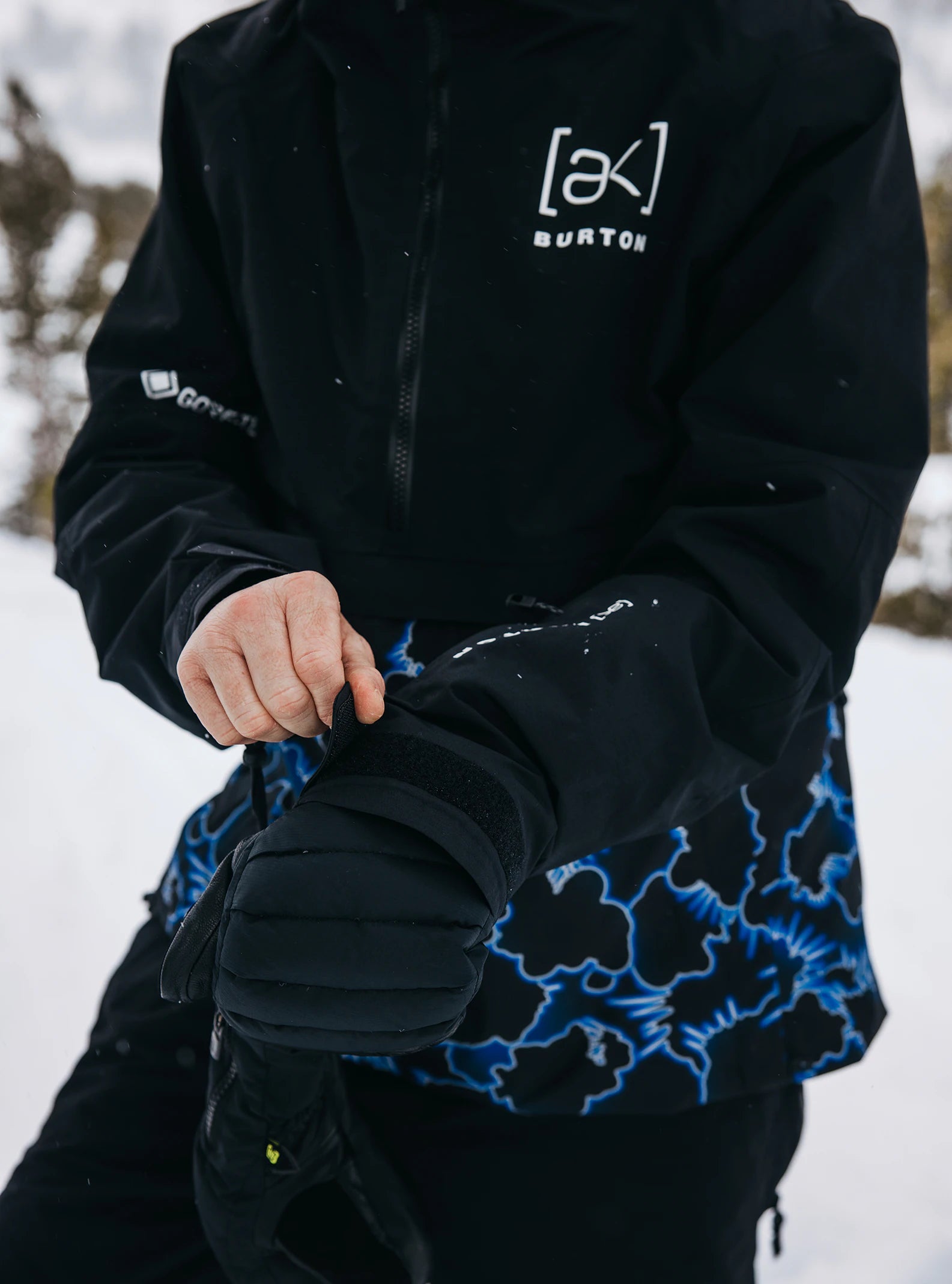 Burton [ak] Kimmy GORE - TEX Anorak Jacket Womens 2025 Black / Glow - Elevation107