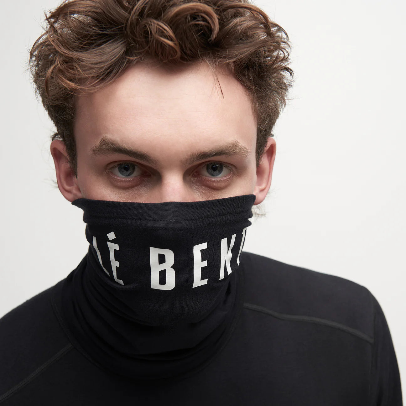 Le Bent Logo Lightweight Neck Gaiter Black - Elevation107
