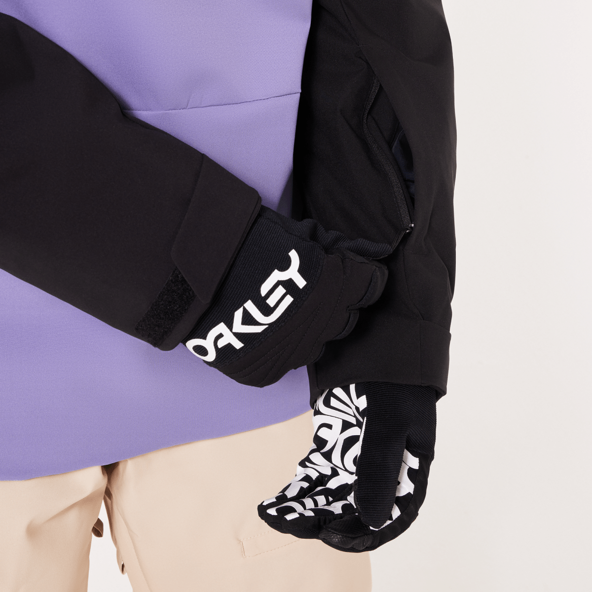 Oakley TNP TBT Insulated Anorak Mens 2025 Blackout / New Lilac - Elevation107